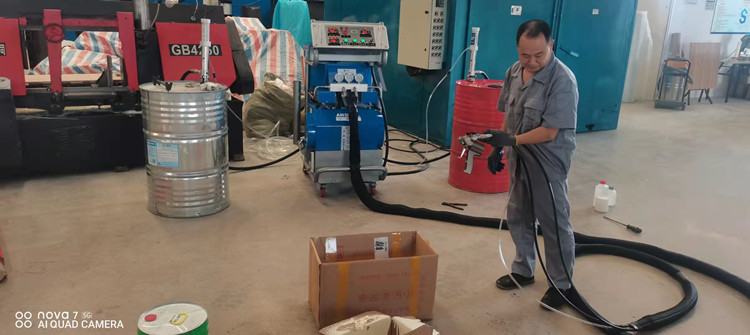 聚氨酯噴涂機多少錢一臺_聚氨酯噴涂設(shè)備生產(chǎn)廠家